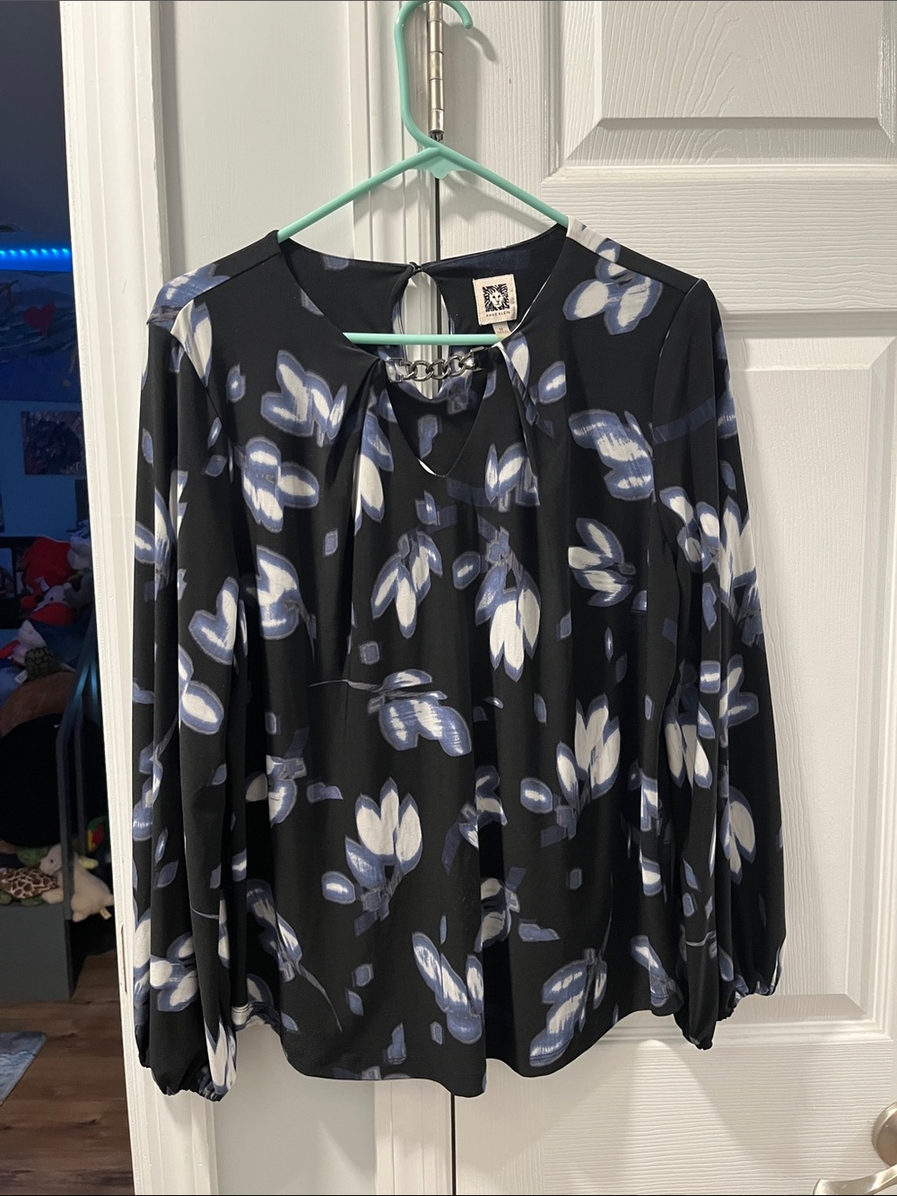 Anne Klein Black Floral Keyhole Long-Sleeve Blouse